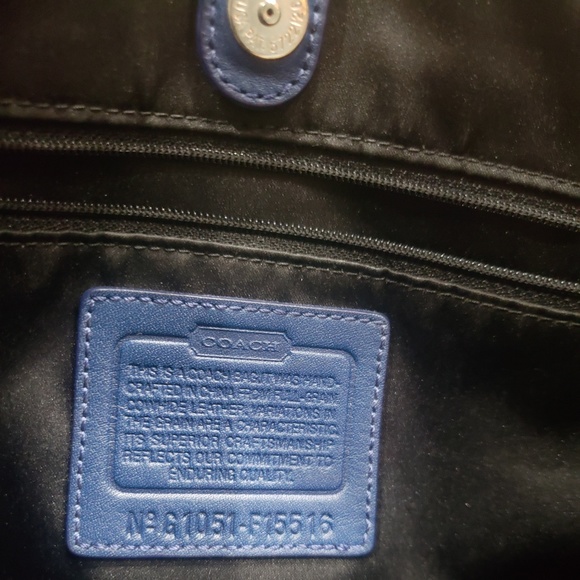 Handbag - Picture 3 of 8